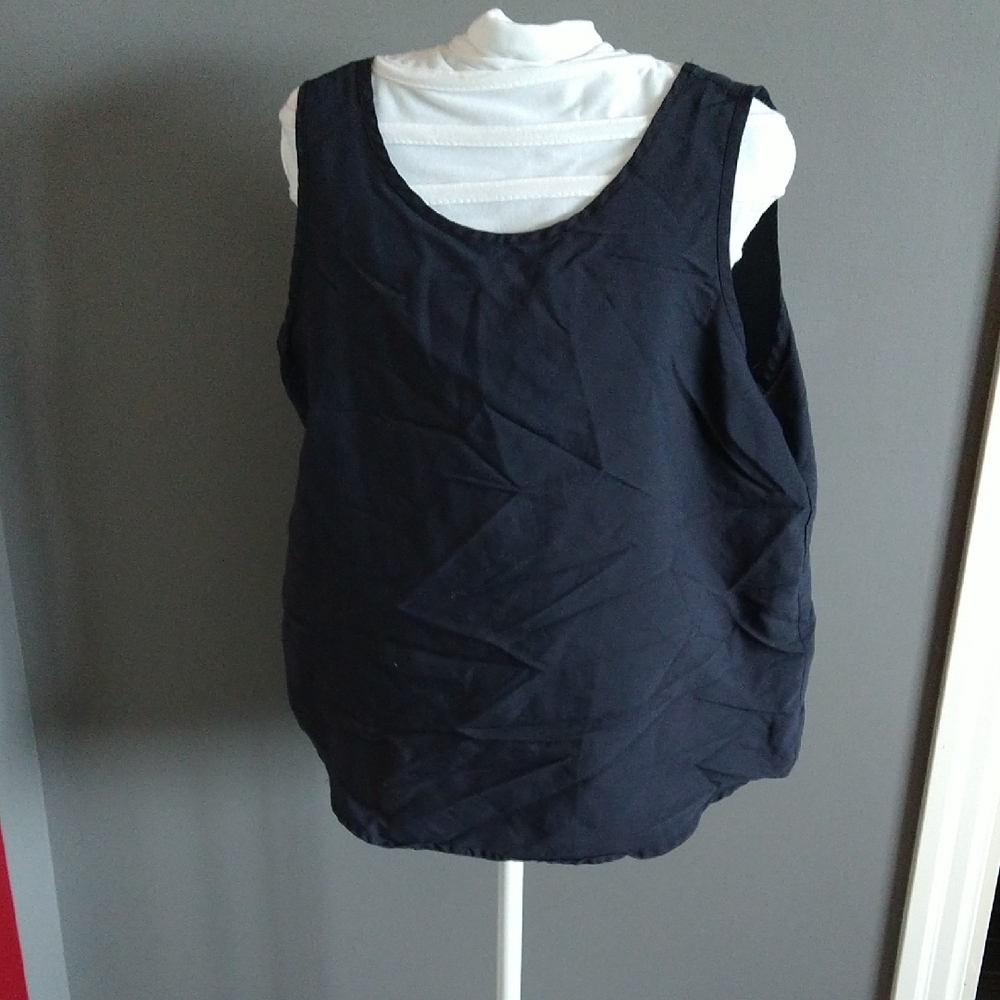 Women's Black Sleeveless Top